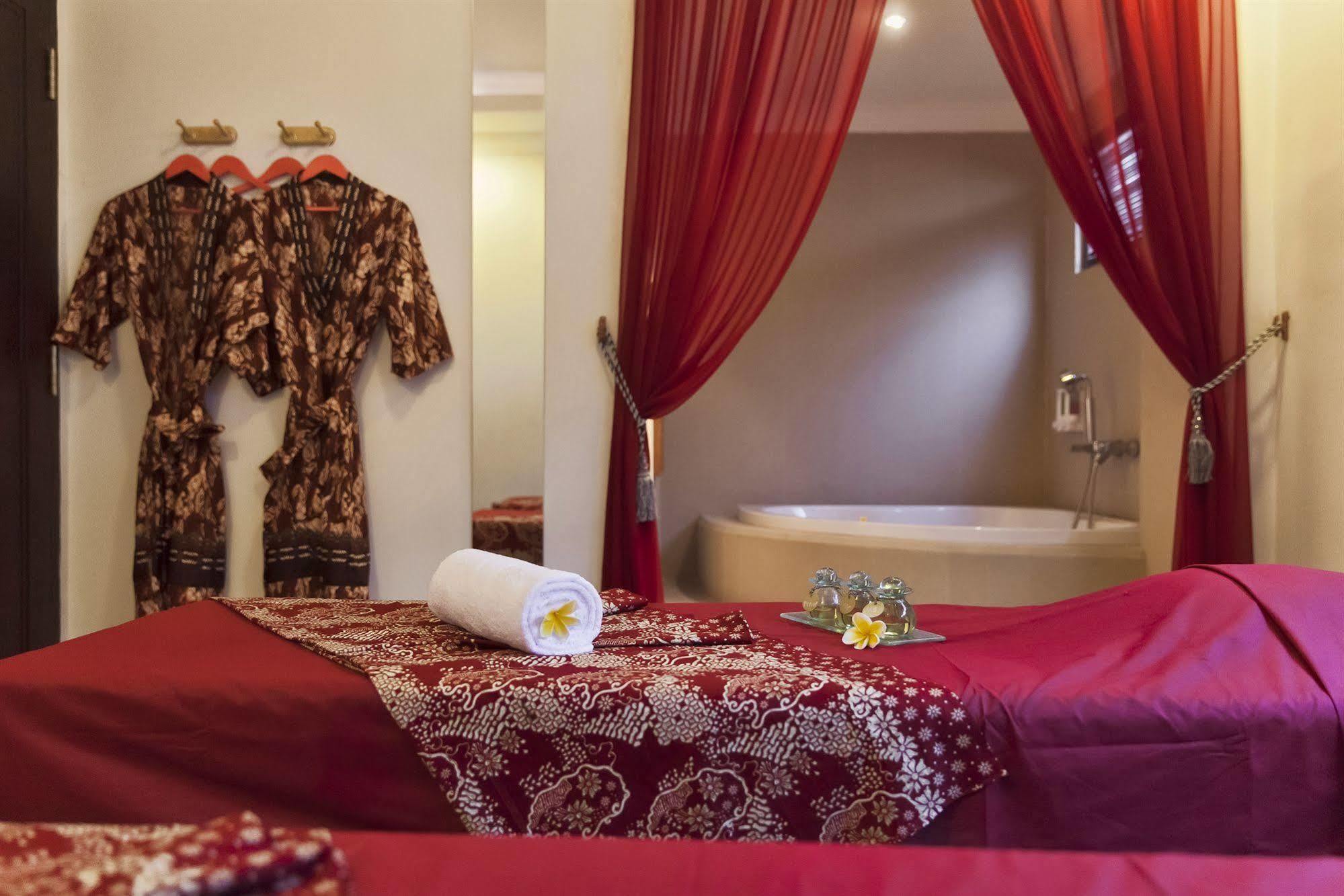 Capital O 2114 Grand Jimbaran Boutique Hotel Dış mekan fotoğraf