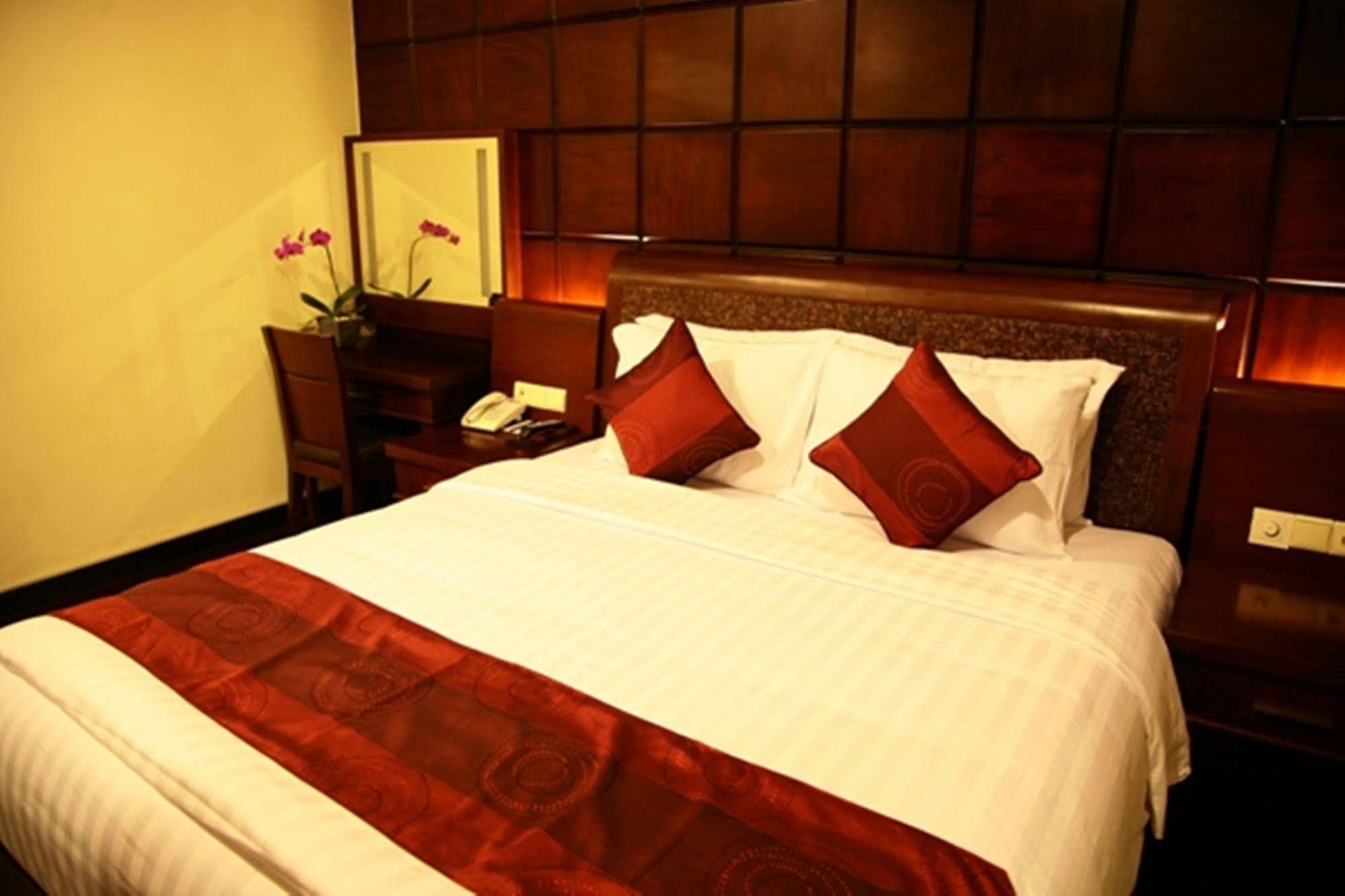 Capital O 2114 Grand Jimbaran Boutique Hotel Dış mekan fotoğraf