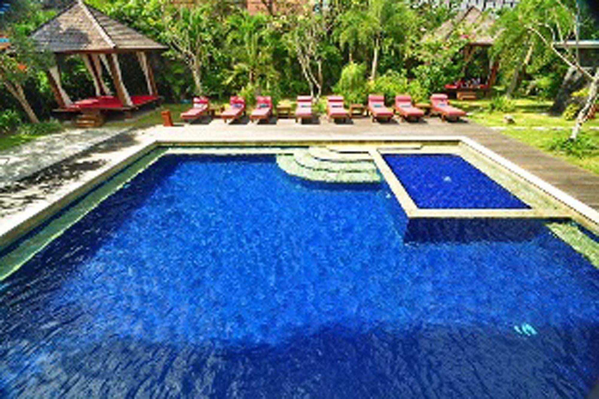 Capital O 2114 Grand Jimbaran Boutique Hotel Dış mekan fotoğraf